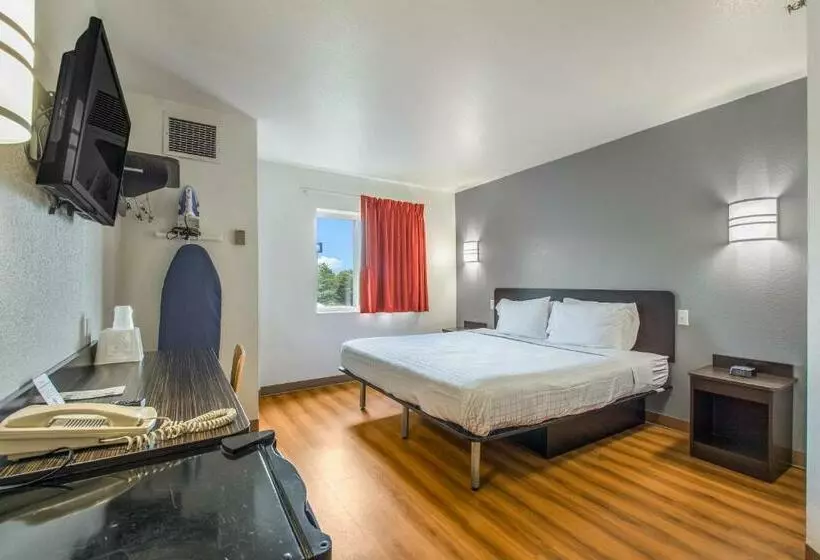 キングサイズベッドのスタンダードルーム, Americas Best Value Inn Knoxville East