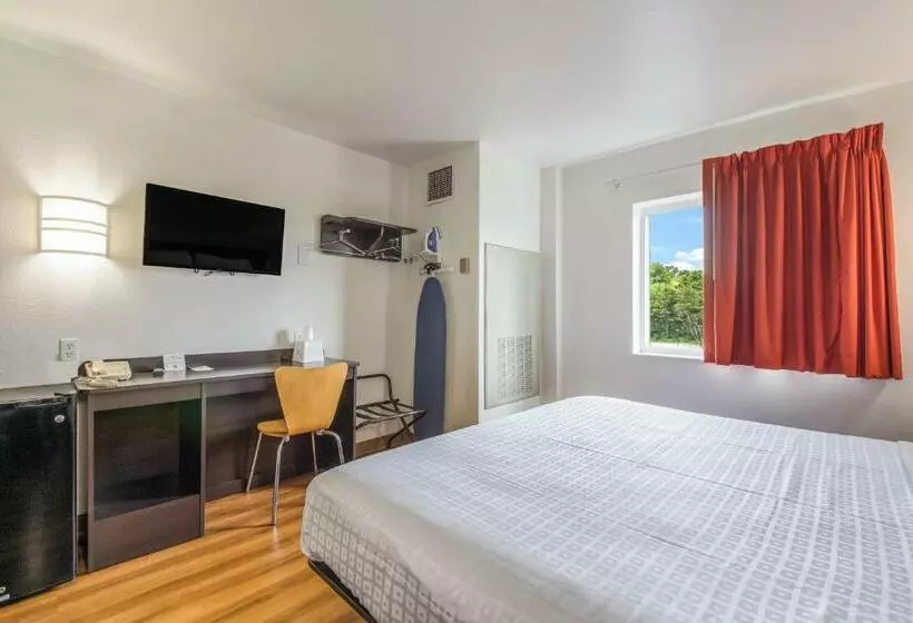 キングサイズベッドのスタンダードルーム, Americas Best Value Inn Knoxville East