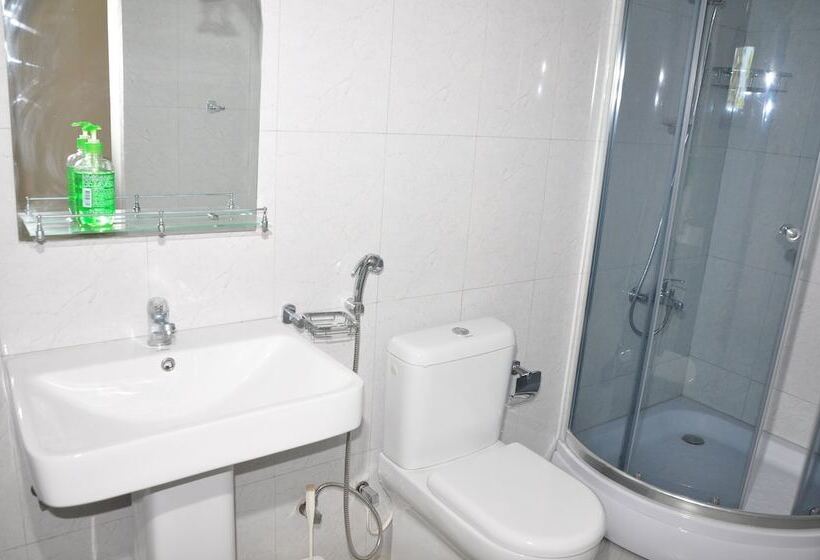 标准间, Sugandi Inn