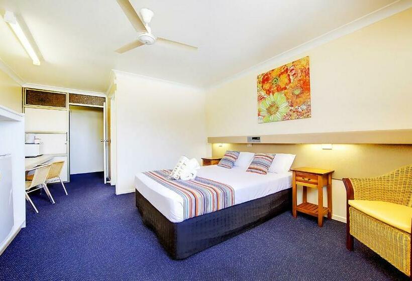 חדר סטנדרט, Raintree Motel