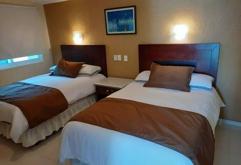 スタンダードスタジオ, Suites Costa Dorada