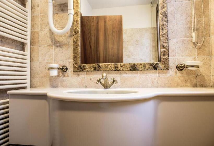 Junior Suite, Classensis