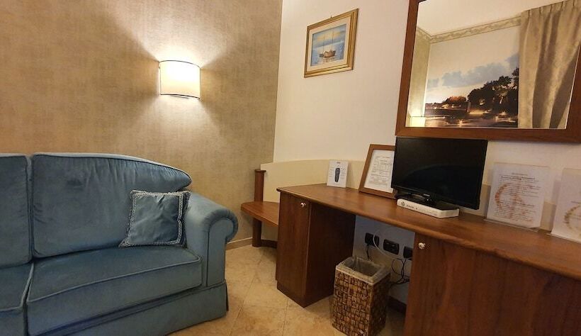 Junior Suite, Classensis