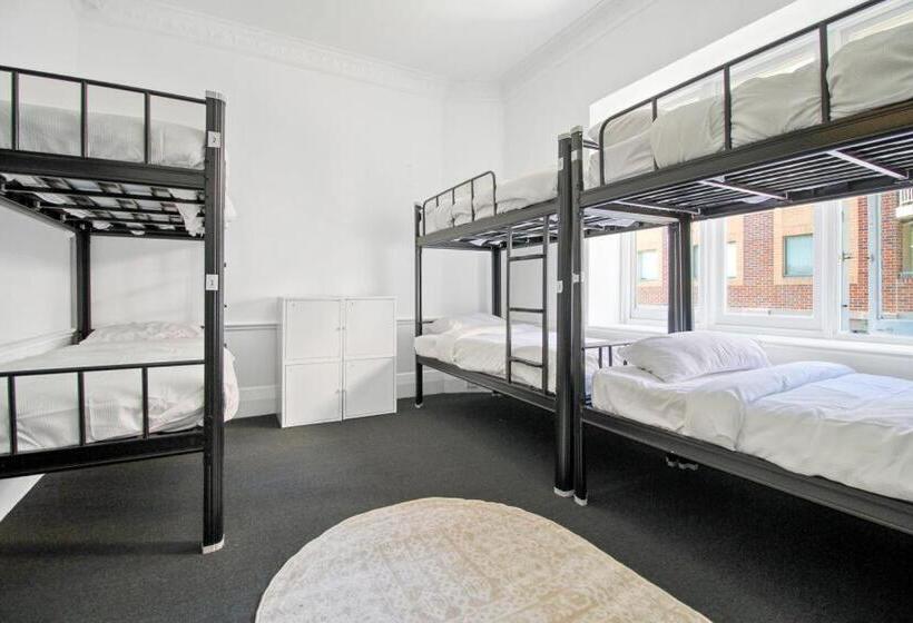 공동 객실, Venus Harbourside   Female Only Hostel