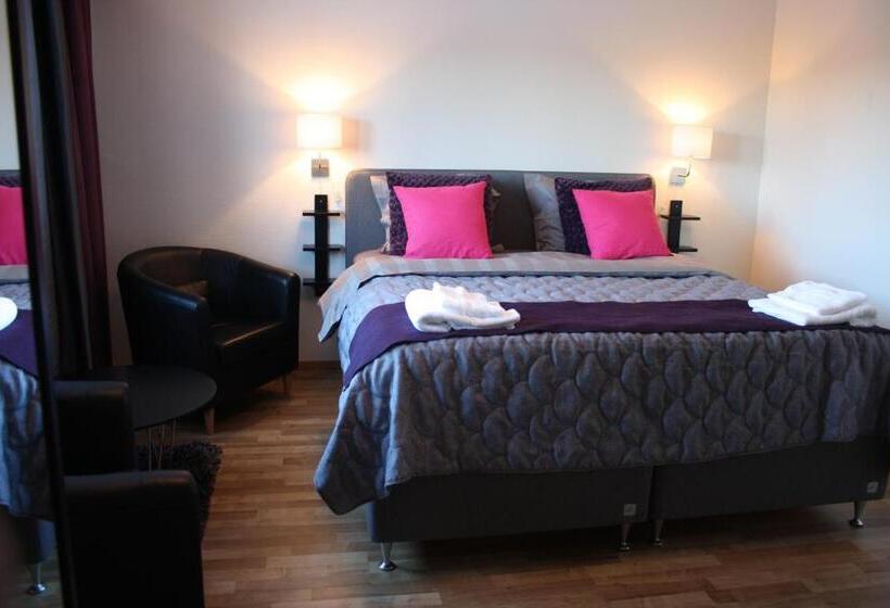 スタンダードルーム, L Lyktan