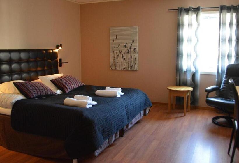 חדר משפחתי, L Lyktan