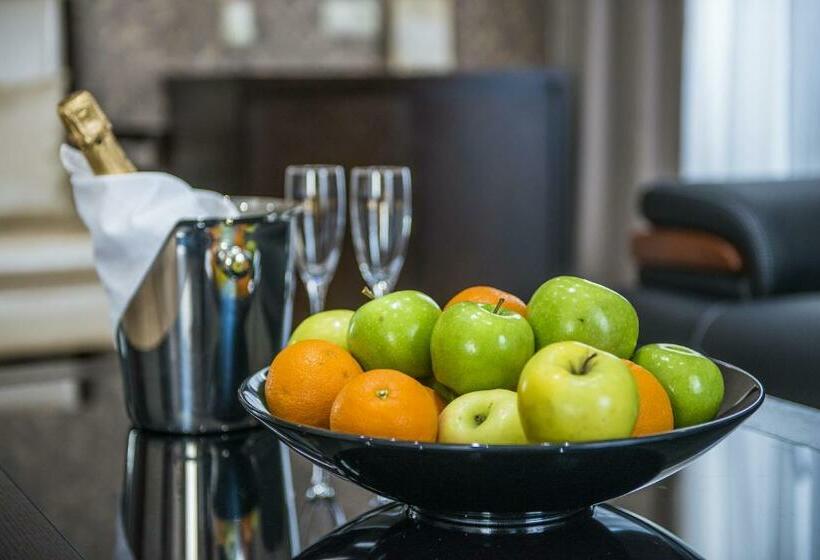 سوییت, Tbilisi Inn