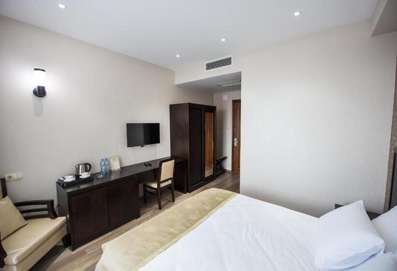 اتاق استاندارد در طبقه همکف, Tbilisi Inn