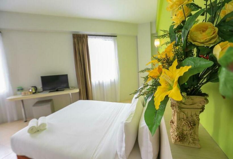 اتاق لوکس با تخت بزرگ, Temasek