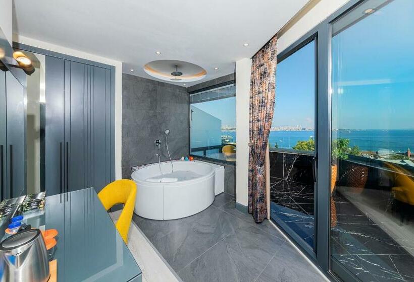 テラス付スイート, The Magnaura Palace