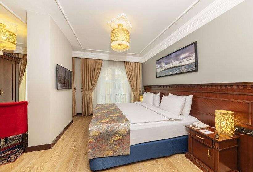 デラックスルーム, The Magnaura Palace