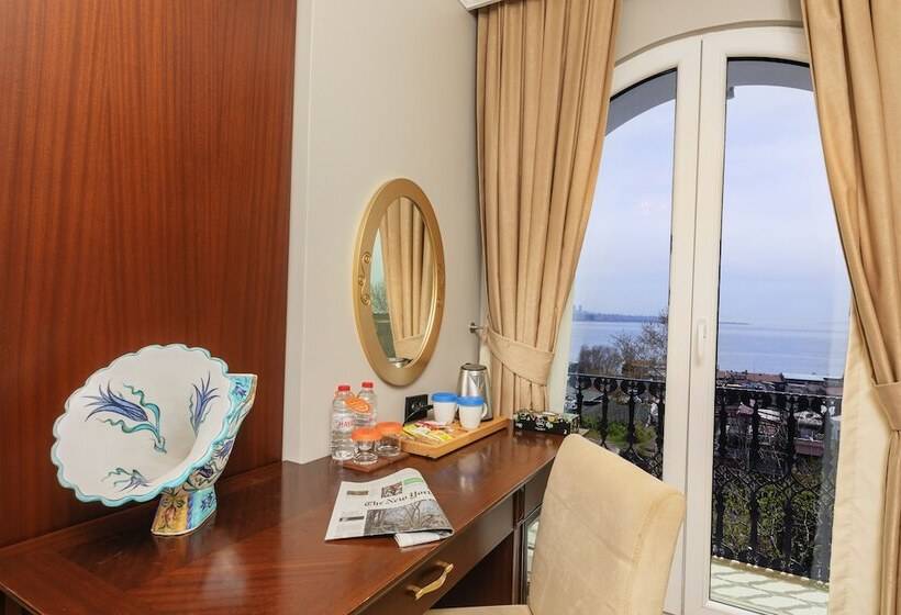 オーシャンビューデラックスルーム, The Magnaura Palace