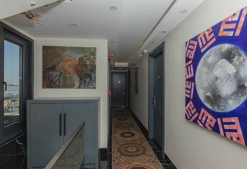 オーシャンビュースーペリアールーム, The Magnaura Palace