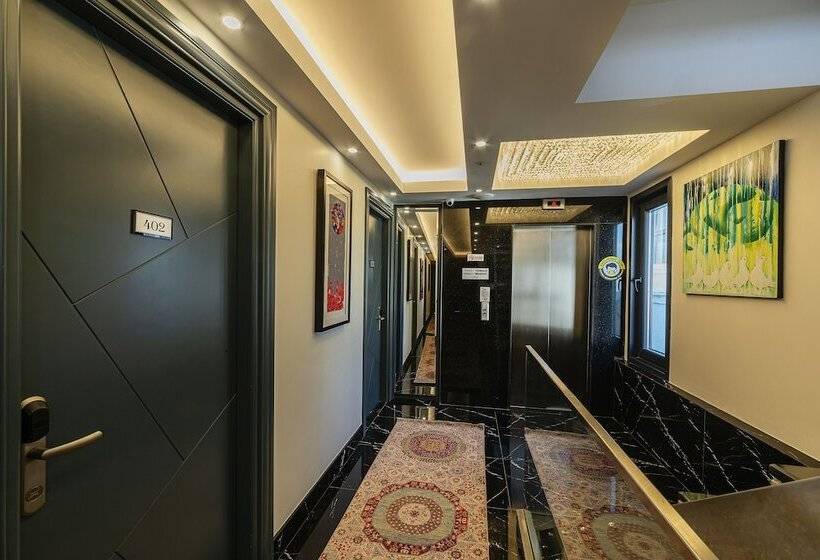 オーシャンビュースーペリアールーム, The Magnaura Palace