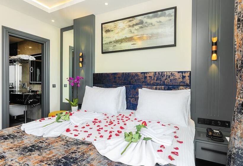 オーシャンビュースタンダードルームテラス付き, The Magnaura Palace