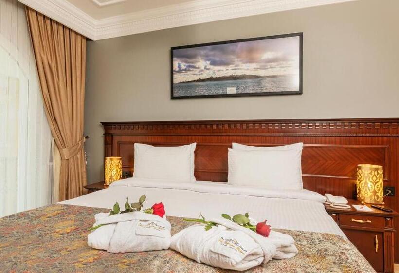 デラックスルーム, The Magnaura Palace