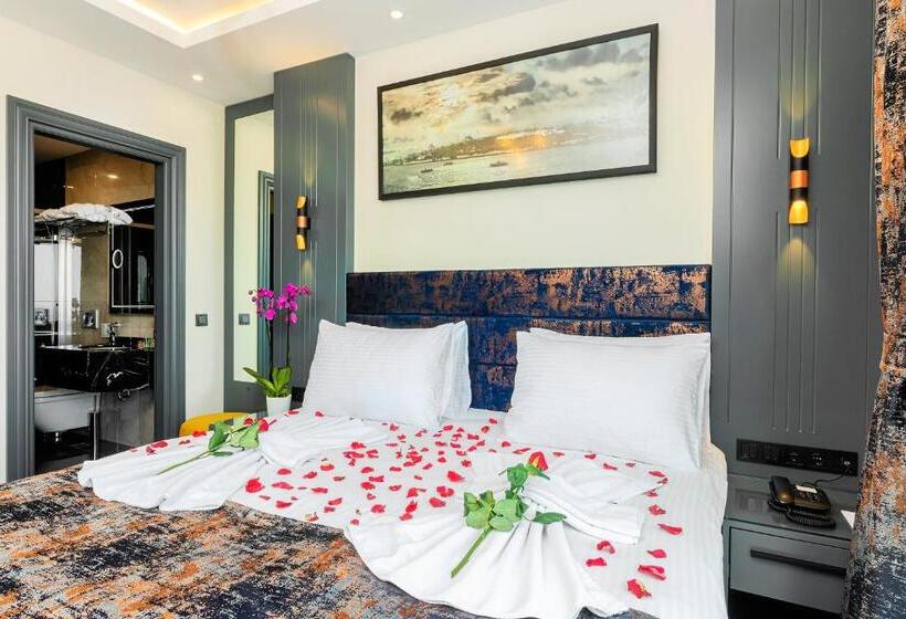 オーシャンビュースタンダードルームテラス付き, The Magnaura Palace