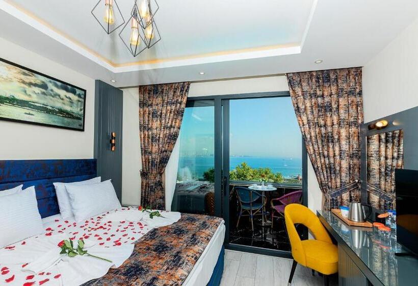 オーシャンビュースタンダードルームテラス付き, The Magnaura Palace