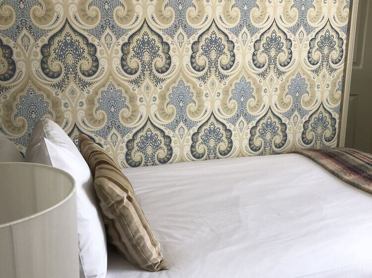 Номер Стандарт Индивидуальный, Virginia Court