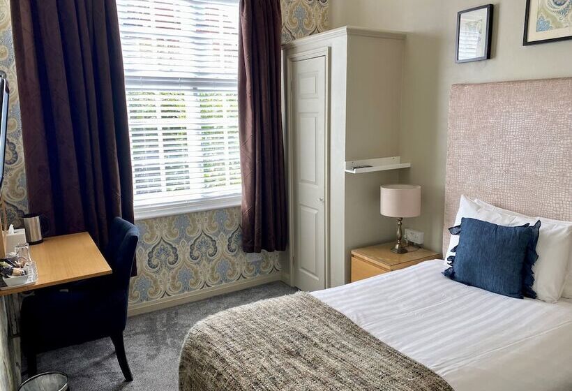 Номер Стандарт Индивидуальный, Virginia Court