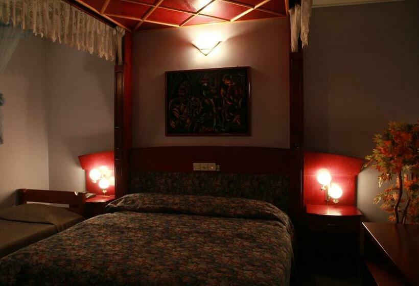 סוויטה משפחתית, Riverdale