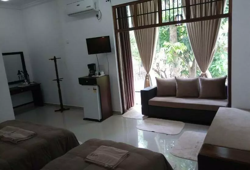 3 Bett Standardzimmer Balkon, West Dene