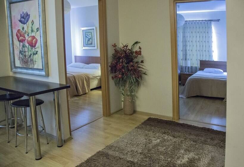 سوئیت خانواده 2 خوابه, Airport Residence