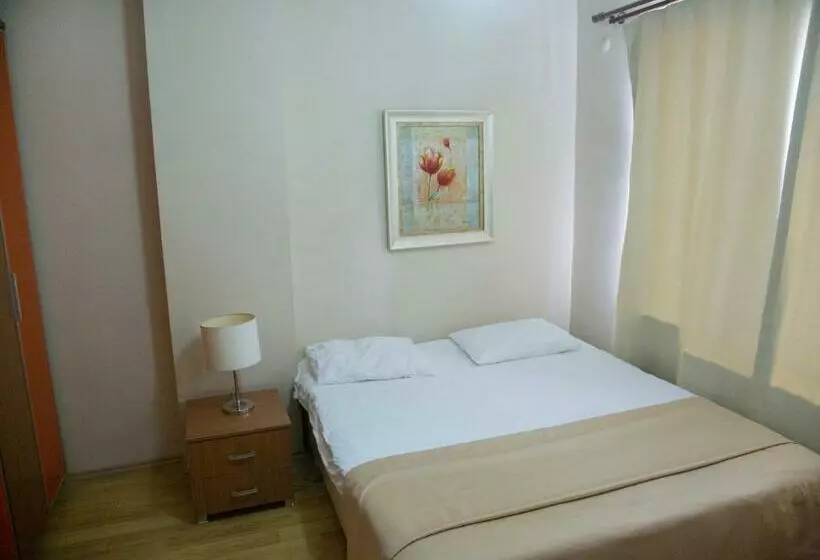 スイート, Airport Residence