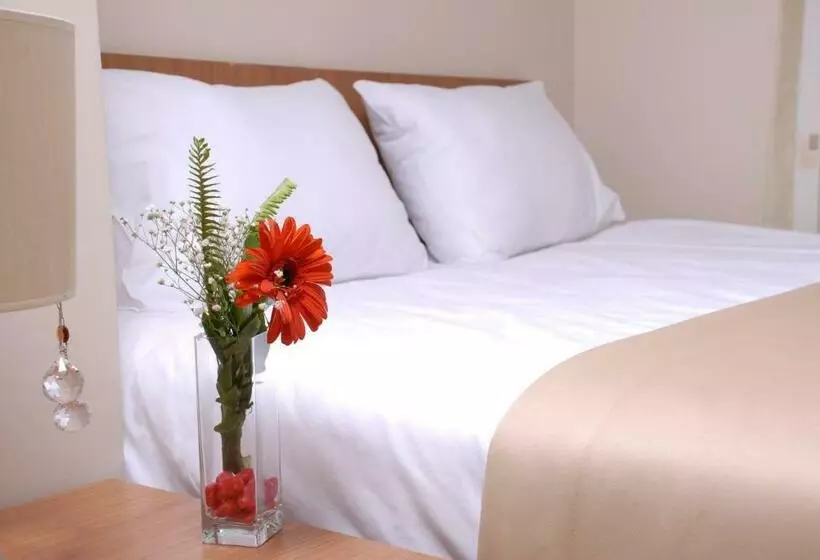 スイート, Airport Residence