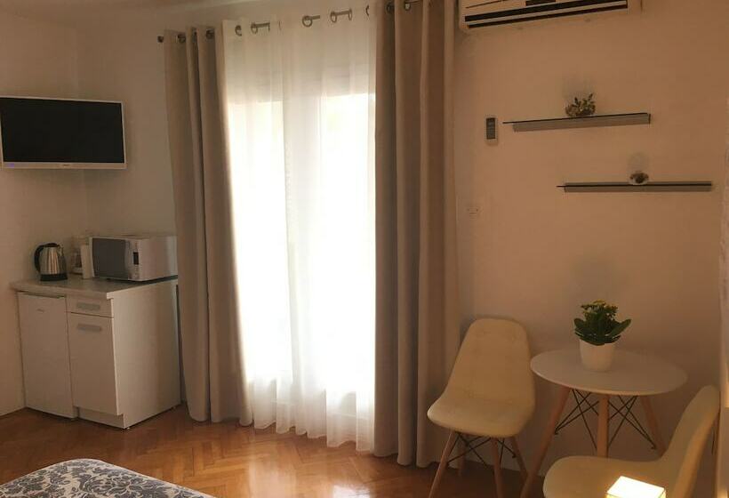 ガーデンビューのスタンダードワンルーム, Apartments & Rooms Petra