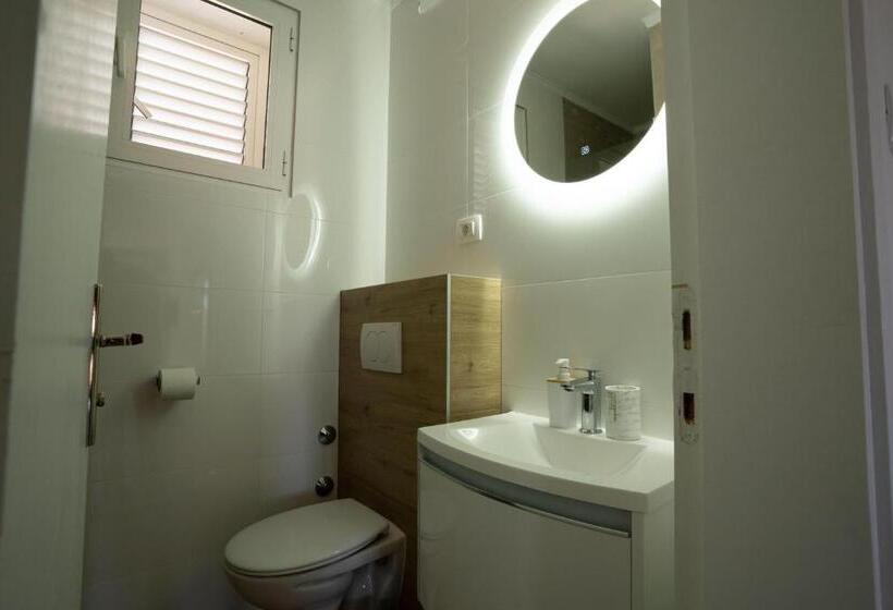 Апартаменты 1 Спальня Вид на Сад, Apartments & Rooms Petra