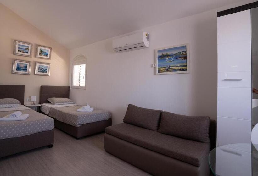 デラックスルーム, Apartments & Rooms Petra