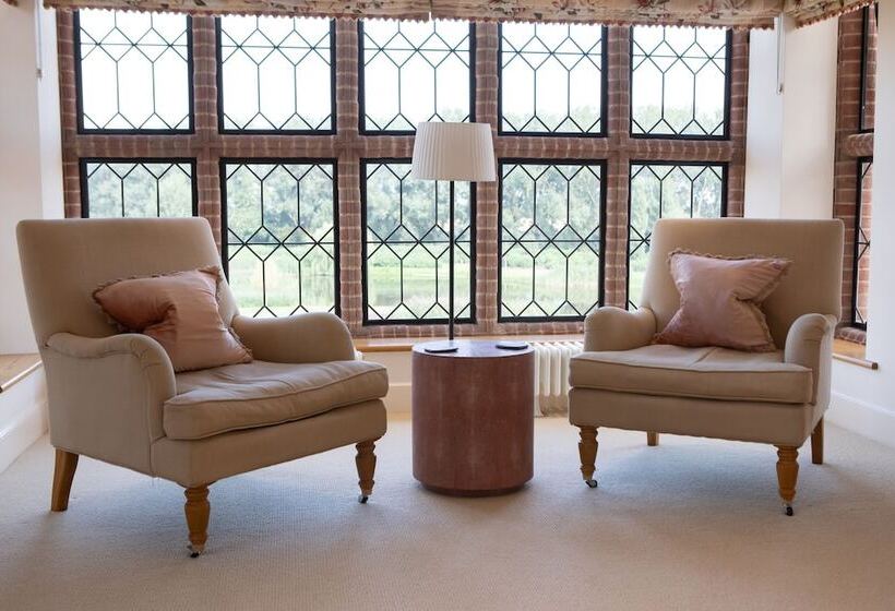 חדר דלוקס, The Old Hall Ely