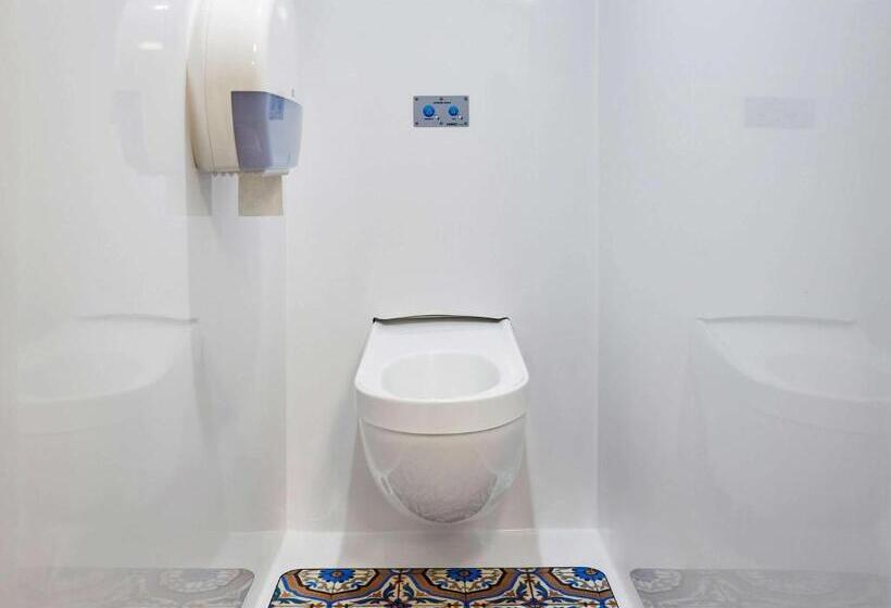 Номер Стандарт Совместная Ванная, F1 Lille Villeneuve D'ascq