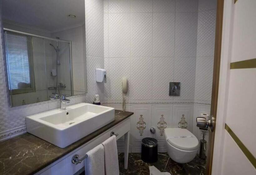 اتاق سه نفره دلوکس با چشم‌انداز دریا, J'Adore Deluxe Hotel & Spa - Ultra All Inclusive