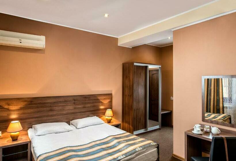 غرفة قياسية, Lviv Central Jam