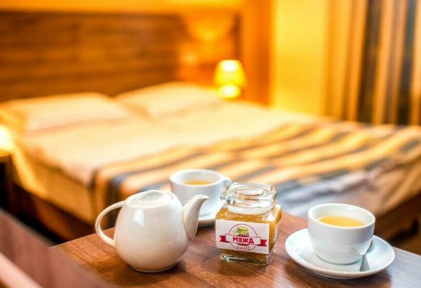 غرفة قياسية, Lviv Central Jam