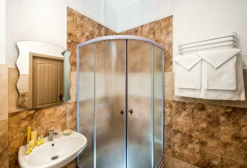 غرفة إقتصادية, Lviv Central Jam