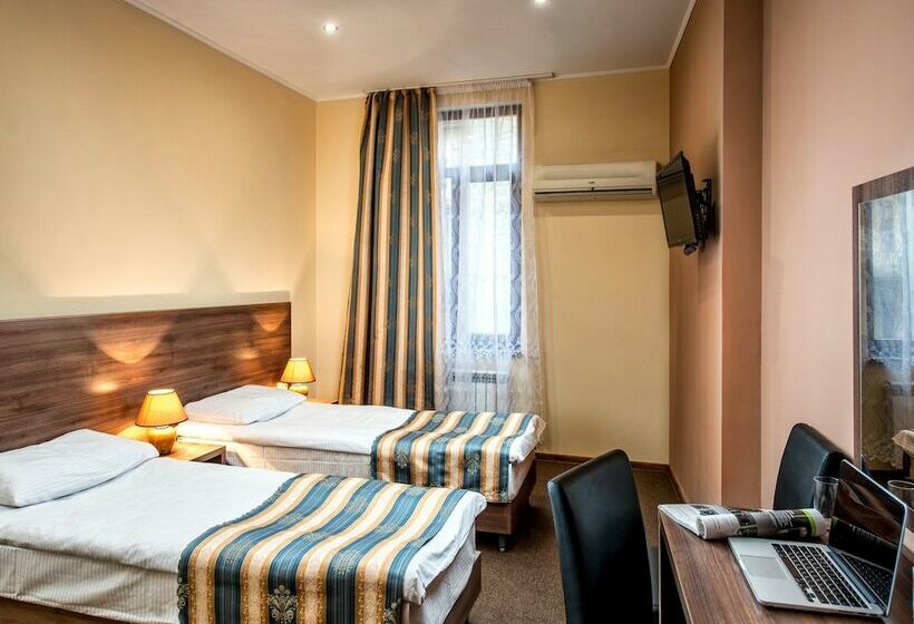 غرفة قياسية, Lviv Central Jam