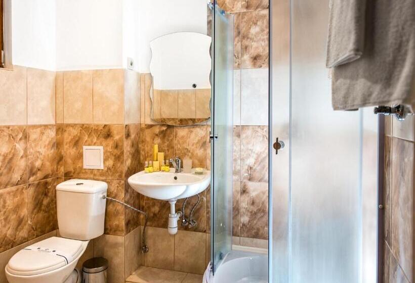 غرفة كومفورت, Lviv Central Jam