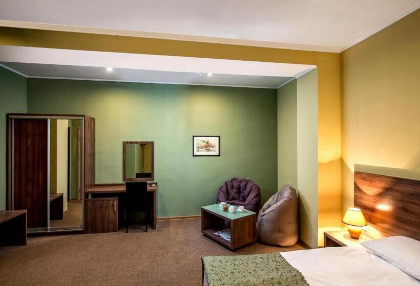 غرفة كومفورت, Lviv Central Jam