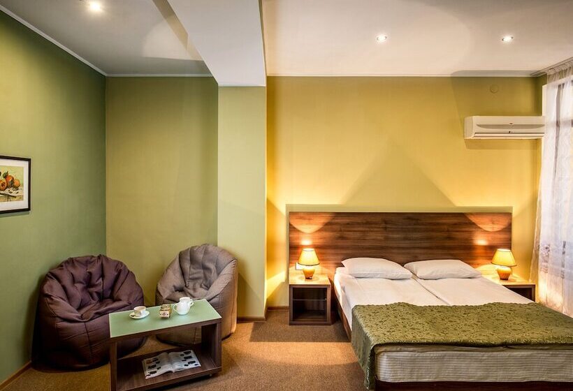 غرفة كومفورت, Lviv Central Jam