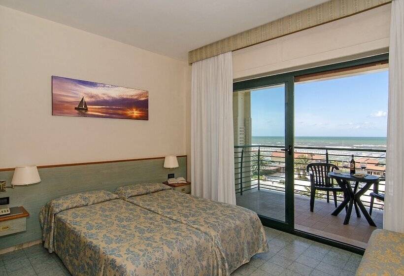 Triple Room Sea View, Paris