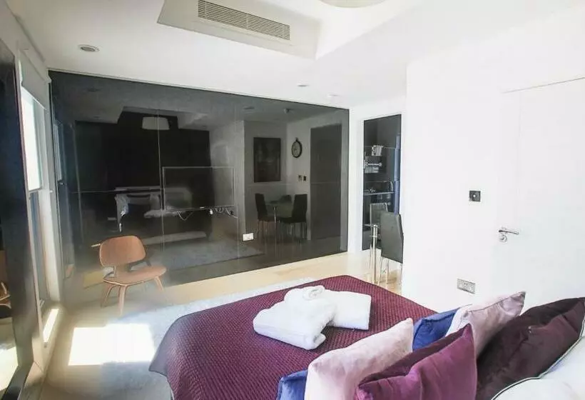 Suite with Terrace, Room Home Stay