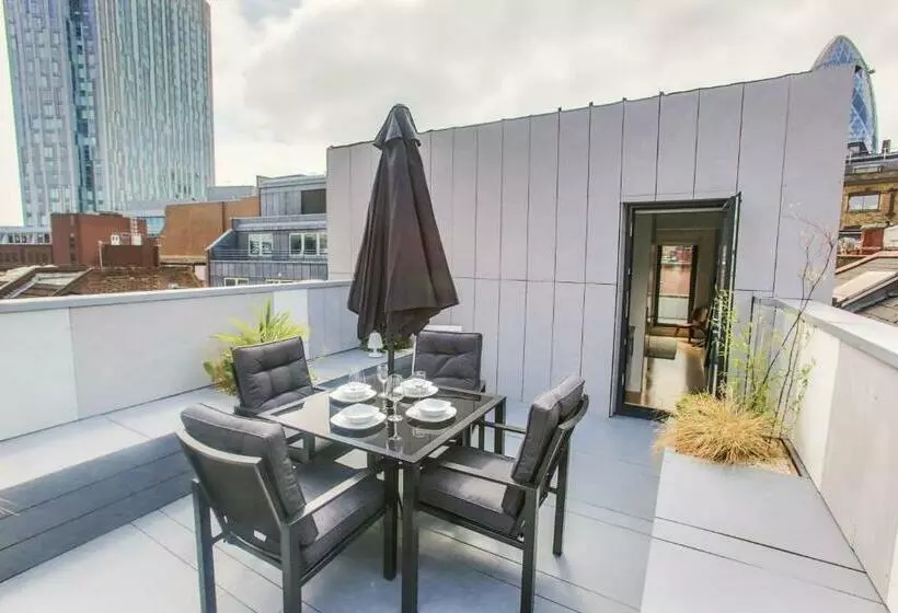 Suite with Terrace, Room Home Stay
