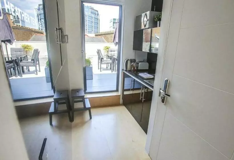 Suite with Terrace, Room Home Stay