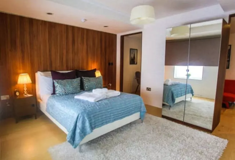 استودیوی لوکس, Room Home Stay