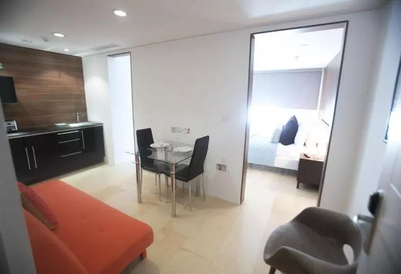 استودیوی استاندارد, Room Home Stay