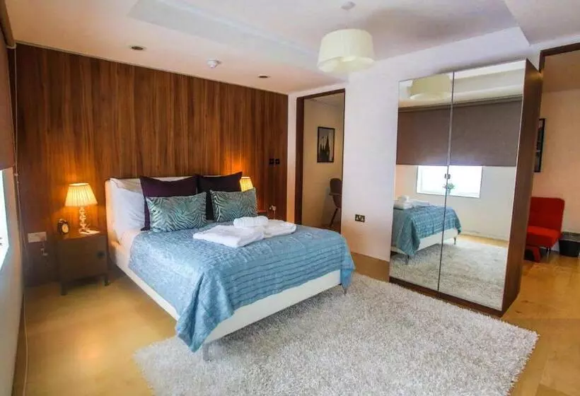 استودیوی استاندارد, Room Home Stay