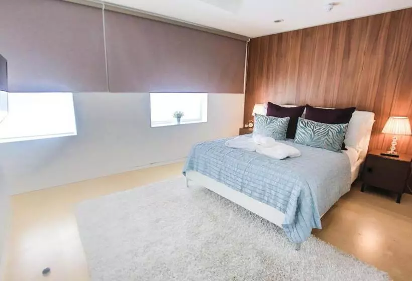 استودیوی استاندارد, Room Home Stay